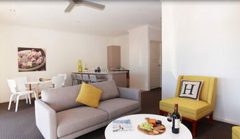 H Boutique Hotel - Tourism Canberra 26
