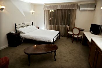 Elizabethan Lodge - Tourism Canberra 7