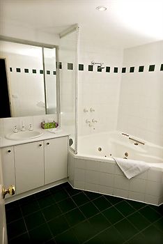Elizabethan Lodge - Tourism Canberra 10