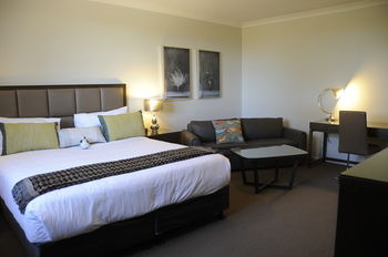 Riverside Oaks Golf Resort - Tourism Canberra 18