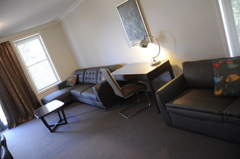 Riverside Oaks Golf Resort - Tourism Canberra 21