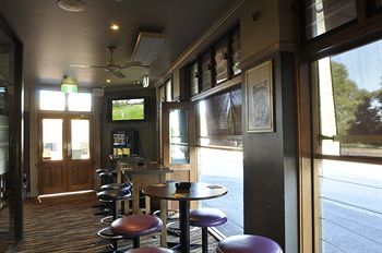 The Bayview Hotel - Tourism Canberra 1