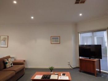 Apartments @ Kew Walpole Gardens - Kew Serviced Townhouses - Tourism Canberra 16