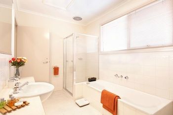 Apartments @ Kew Walpole Gardens - Kew Serviced Townhouses - Tourism Canberra 17