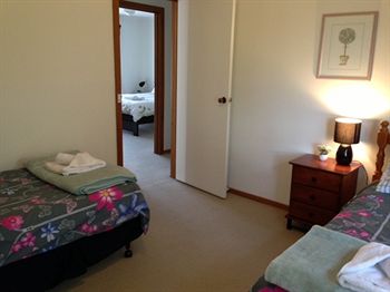Australian Home Away @ East Doncaster George - Tourism Canberra 5