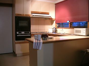 Australian Home Away @ East Doncaster George - Tourism Canberra 7