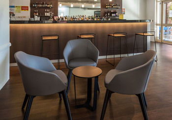 Quality Hotel CKS Sydney Airport - Tourism Canberra 3