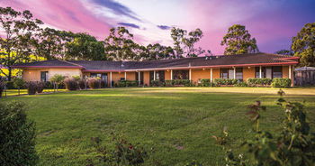 Burncroft Guest House - Tourism Canberra 0