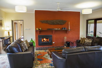 Burncroft Guest House - Tourism Canberra 11