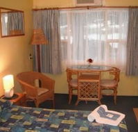 Black Swan Waterfront Motel - Tourism Canberra