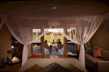 Zoofari Lodge, Taronga Western Plains Zoo - Tourism Canberra 0