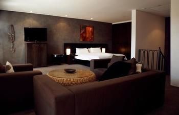 Hotel Ravesis - Tourism Canberra 5