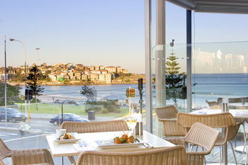 Hotel Ravesis - Tourism Canberra 7