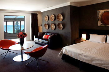 Hotel Ravesis - Tourism Canberra 9
