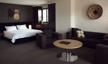 Hotel Ravesis - Tourism Canberra 10
