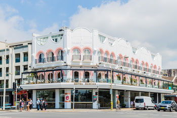 Hotel Ravesis - Tourism Canberra 35