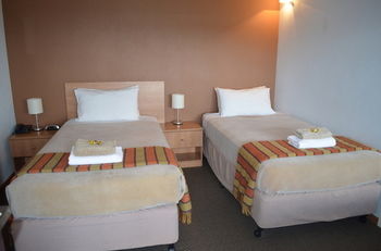 Morpeth Lodge Motel - Tourism Canberra 14