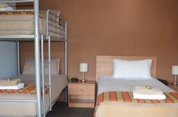 Morpeth Lodge Motel - Tourism Canberra 15
