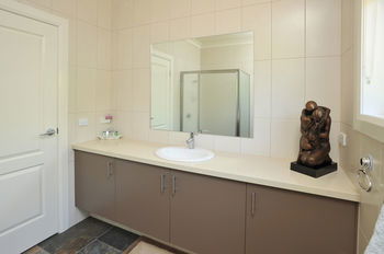 Langbrook Estate Cottages - Tourism Canberra 13