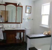 Maison de May Boutique Bed ampbreakfast - Tourism Canberra