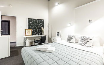 Airport Hotel Sydney - Tourism Canberra 10