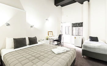 Airport Hotel Sydney - Tourism Canberra 13