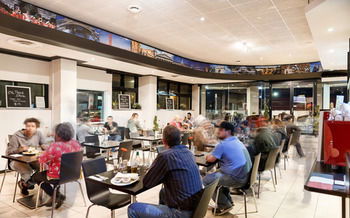 Airport Hotel Sydney - Tourism Canberra 15