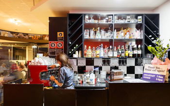 Airport Hotel Sydney - Tourism Canberra 23