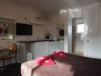 Windmill Motel - Tourism Canberra 21