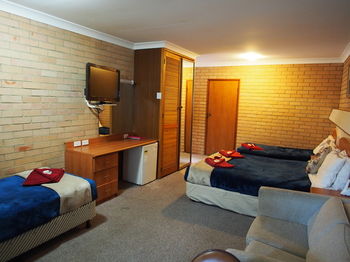 Windmill Motel - Tourism Canberra 27