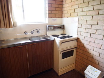 Windmill Motel - Tourism Canberra 32