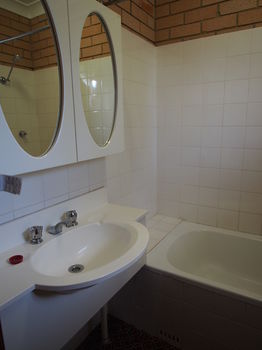Windmill Motel - Tourism Canberra 35