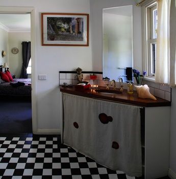 Merrow Cottages - Tourism Canberra 11