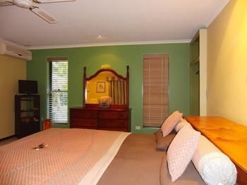 Noosa Edge Nudist Retreat - Tourism Canberra 5