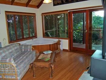 Maleny Tropical Retreat Balinese B&b - Tourism Canberra 6