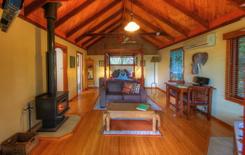 Maleny Tropical Retreat Balinese B&b - Tourism Canberra 12