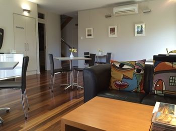 Chaucer Palms Boutique Bed & Breakfast - Tourism Canberra 3