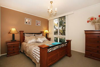 Wattle Holiday Rental - Tourism Canberra 1