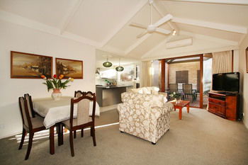 Wattle Holiday Rental - Tourism Canberra 4