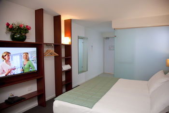 Grand Hotel Wyong - Tourism Canberra 7