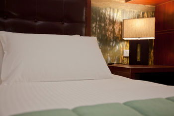 Grand Hotel Wyong - Tourism Canberra 9