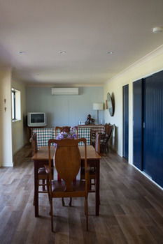 The Wattle Lodge - Tourism Canberra 13