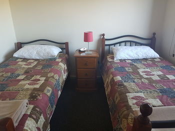 Bentley Waterfront Motel & Cottages - Tourism Canberra 24