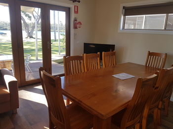 Bentley Waterfront Motel & Cottages - Tourism Canberra 42