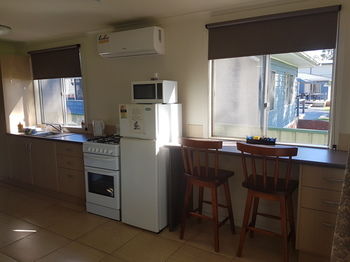 Bentley Waterfront Motel & Cottages - Tourism Canberra 47