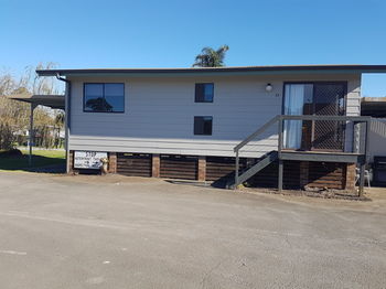 Bentley Waterfront Motel & Cottages - Tourism Canberra 66