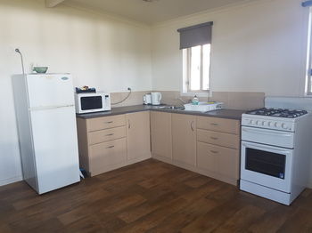 Bentley Waterfront Motel & Cottages - Tourism Canberra 72