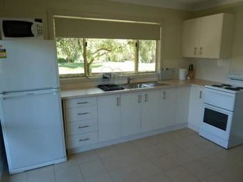 Emerald Apartment - Tourism Canberra 7