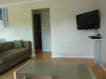 Emerald Apartment - Tourism Canberra 9