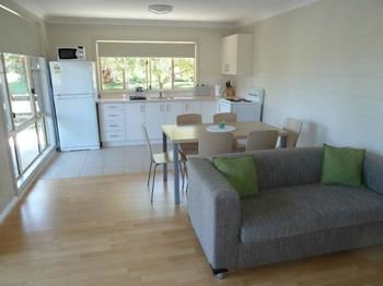 Emerald Apartment - Tourism Canberra 10